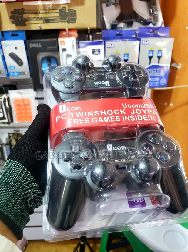 UCOM PC Twinshock USB Game Controllers (208-2 Dual) - 1