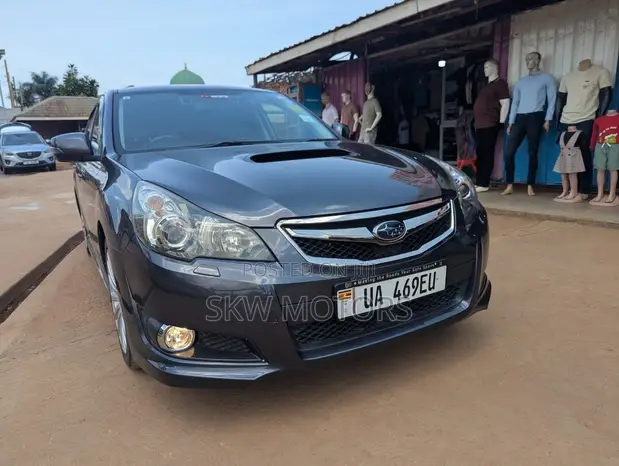 Subaru Legacy 2011 Gray - 1