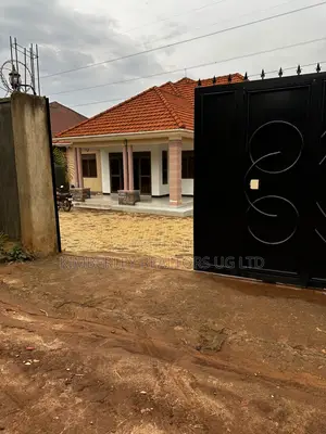 5-Bedroom House for Sale in Matugga, Bombo Road