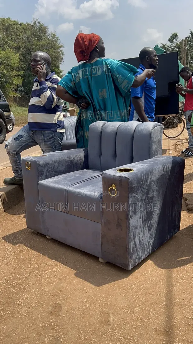 Well Designed Single Sofa - 1