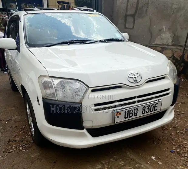 Toyota Probox 1.5 DX 4WD 2015 White - 1