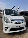 Toyota Noah 2.0 143hp AWD 8 Seater 2013 White - 1