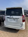 Toyota Noah 2.0 143hp AWD 8 Seater 2013 White - 3