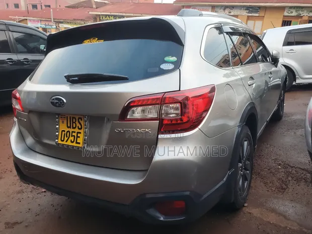 Subaru Outback 2015 Silver - 1