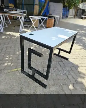 Modern 1.2m Office Workstation - UGX 399,000