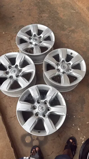 Toyota Hilux, Surf, Prado Silver 16-Inch Rims (Set of 4)