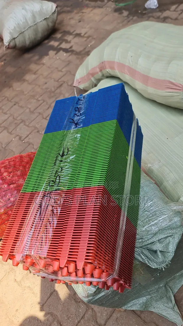 Hatchery Plastic Egg Trays (100pcs) - 1