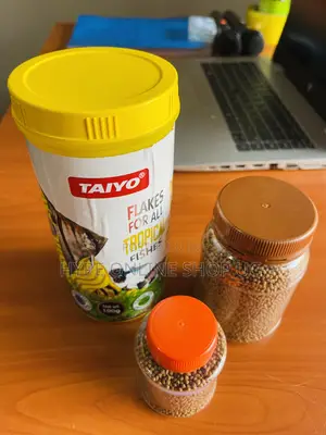 Mixed Pellets and Flakes Fish Feed Combo