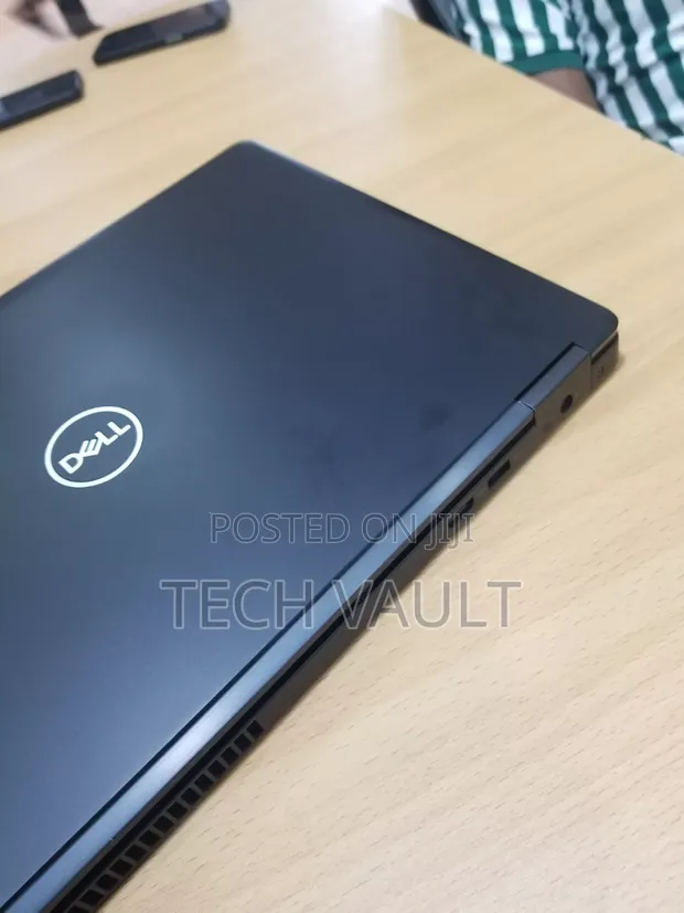 Dell Latitude 5590 Laptop - Intel Core i5, 8GB RAM, 256GB SSD - 1