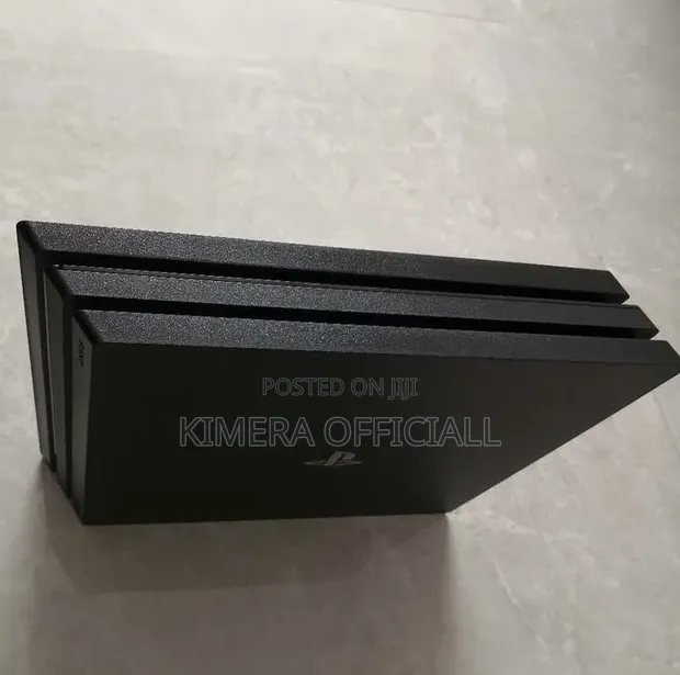 Playstation 4 Pro (PS4 Pro) - 1