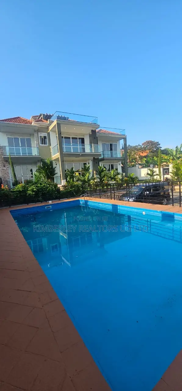 5-Bedroom Mansion for Sale in Lubowa, Entebbe Road - 1