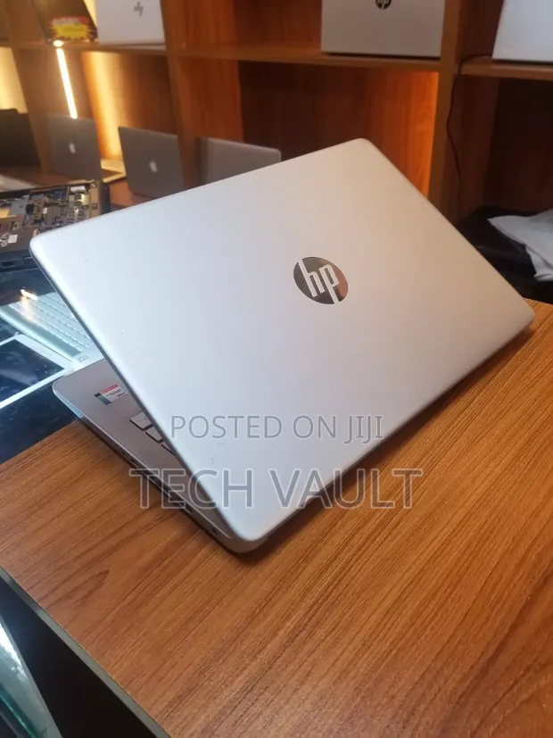 New HP 14S Laptop: 8GB RAM, Intel Core i5, 256GB SSD - 1