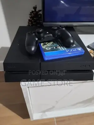 PS4 Standard Console