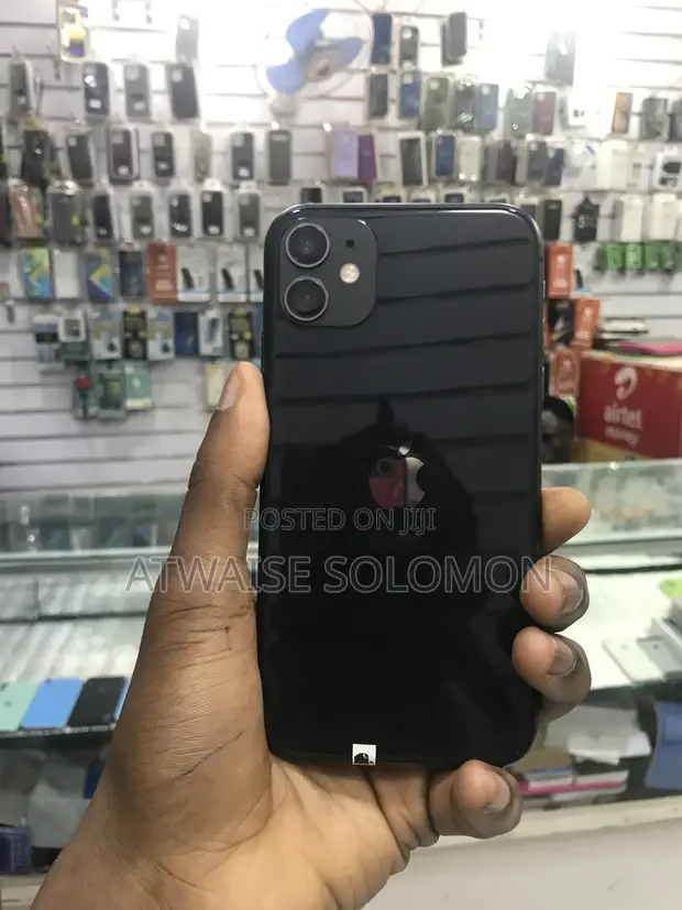 Apple iPhone 11 128GB Black - 1