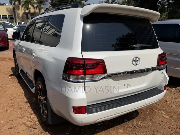 Toyota Land Cruiser 2015 White - 1