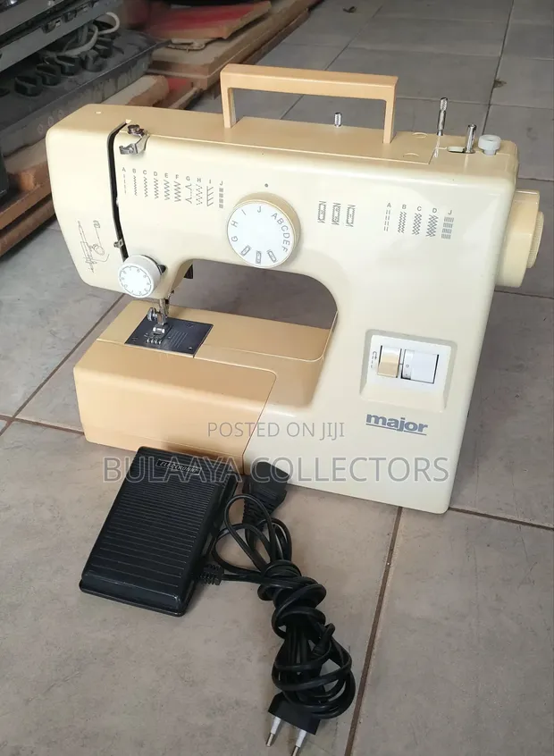 UK Used Vintage Major Brand Sewing Machine - 1