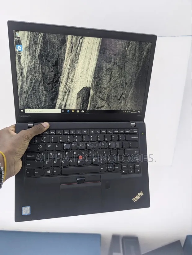 Lenovo ThinkPad T470s Laptop - 1