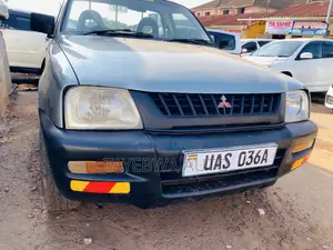 Mitsubishi L200 Club Cab 2.0 4WD 2000