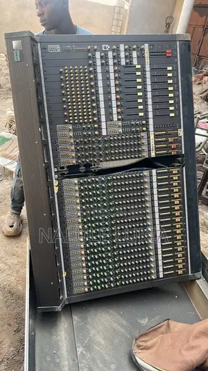 Yamaha Amplified DJ Mixer