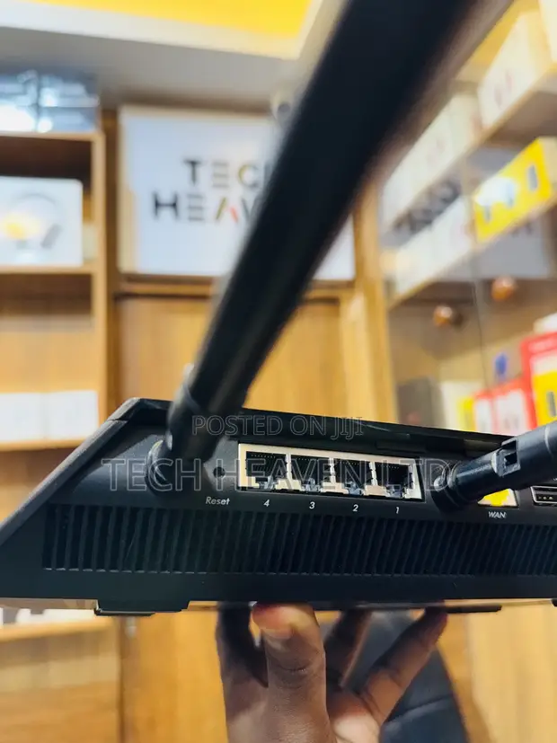 Netgear AC1750 Smart WiFi Router R6400v2 - 1
