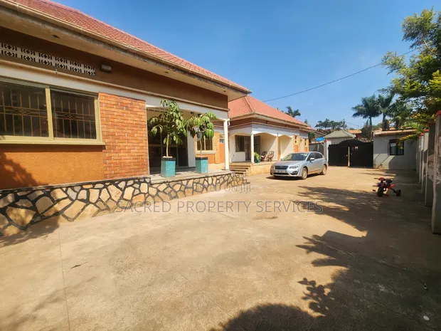 3-Bedroom Bungalow for Rent in Mulawa, Kira - 1