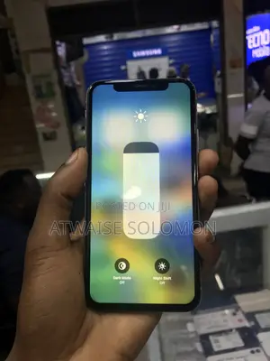 Apple iPhone X 64GB White