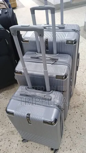 Hard-Shell Vertical Ribbed Spinner Suitcase Set (3pcs)