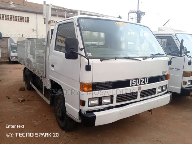 Isuzu 3.5 Ton Food Truck - 1