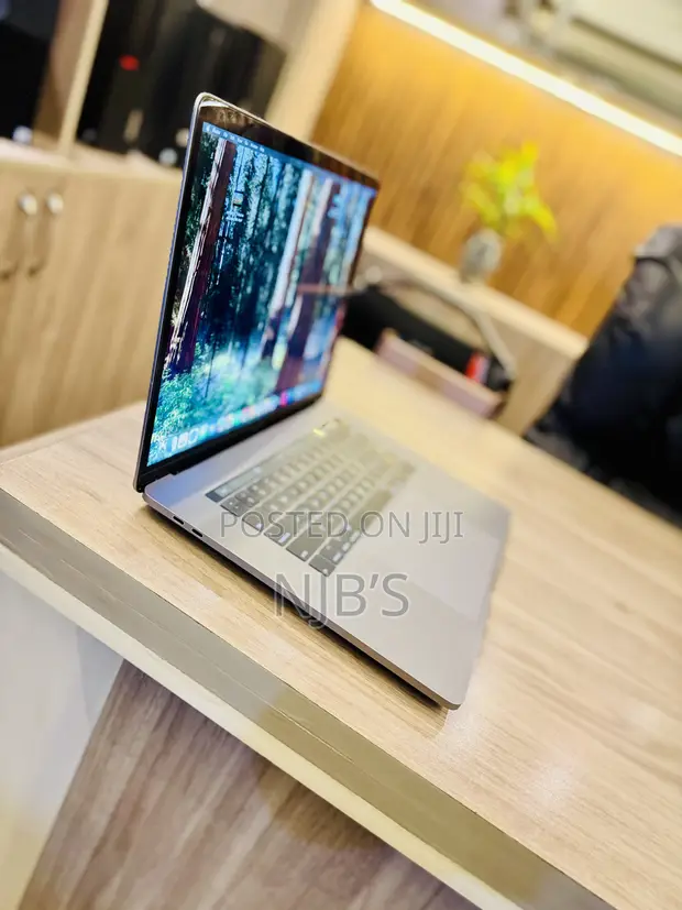 Apple MacBook Pro 2019 15" Core i7 16GB RAM 1TB SSD - 1