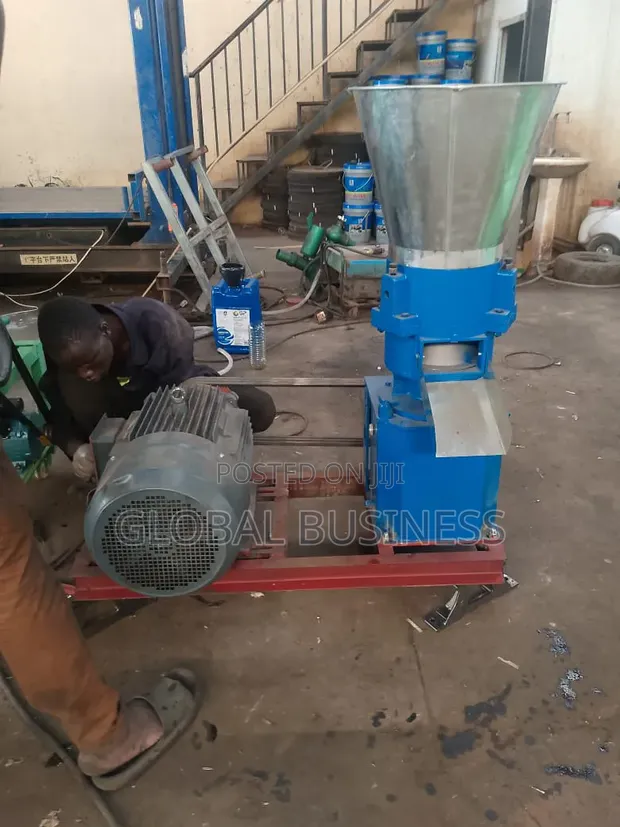 1 Tonne Pellet Making Machine with Three-Phase Motor - 1