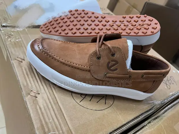 Classic Men's Loafers - Clarks - 1