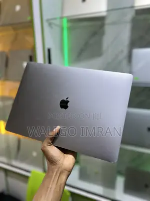 Apple MacBook Pro 2017 16GB RAM 512GB SSD