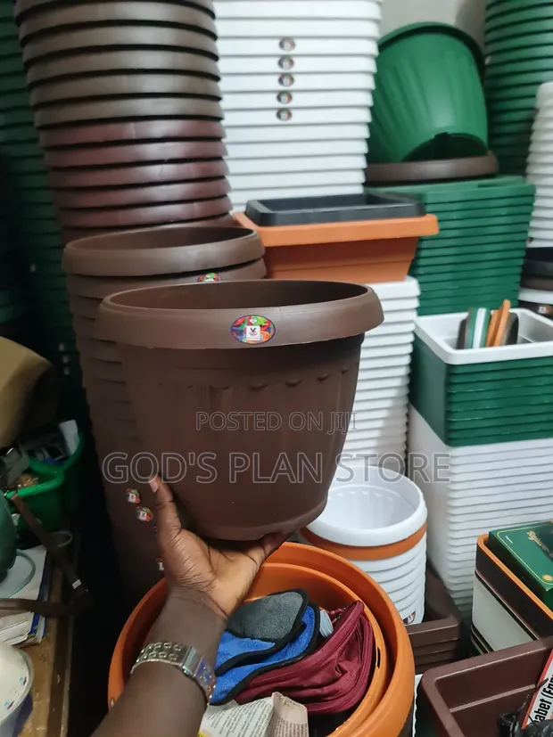 Pebble Round Plastic Flower Pots - 1