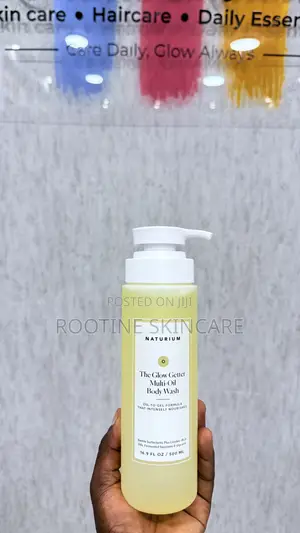 Naturium Glow Getter Multi-Oil Hydrating Body Wash