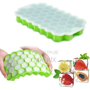 Brand New Silicone Ice Cube Tray with Lid