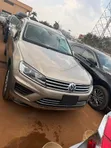 Volkswagen Touareg 2016 Gold - 2