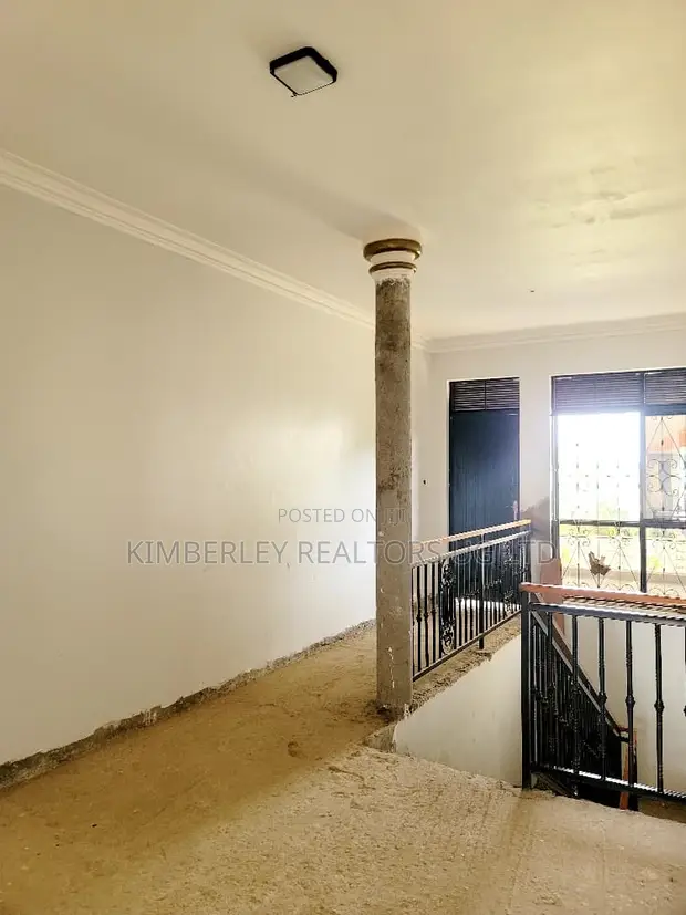 7-Bedroom House for Sale in Sseguku Hill, Entebbe Road - 1