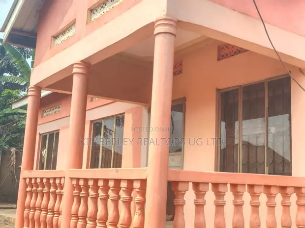 3 Bedroom House for Sale in Kira - 1