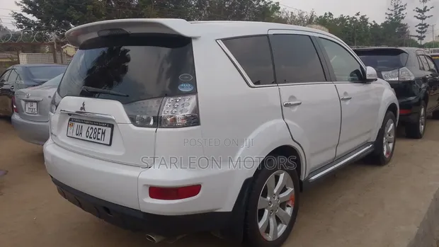 Mitsubishi Outlander 2012 White - 1