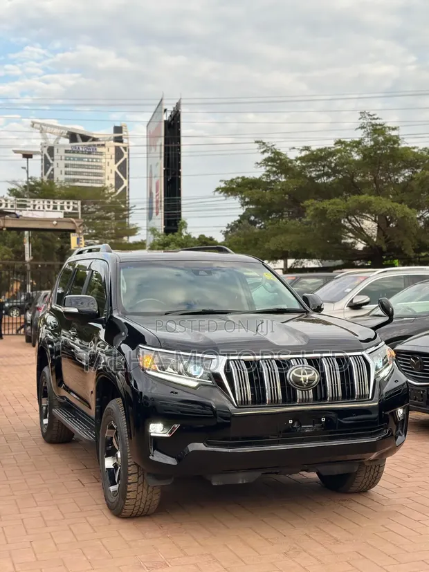 Toyota Land Cruiser Prado TX 2017 Black - 1