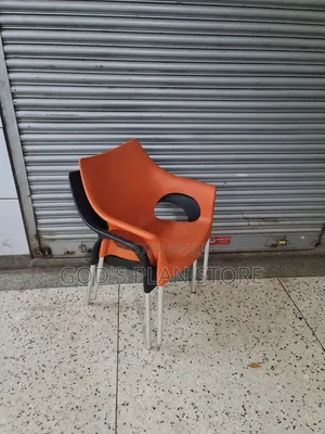 Brand New Plastic Capsule Chairs for Garden, Beach, Bar