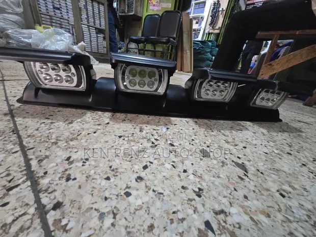 Universal 4x4 Off-Road Roof Pod Light Bar - 1