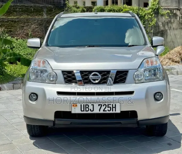 Nissan X-Trail 2009 Silver - 1