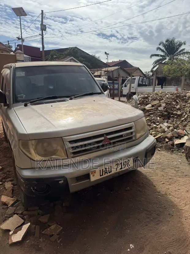 Mitsubishi Pajero IO 1999 Silver - 1