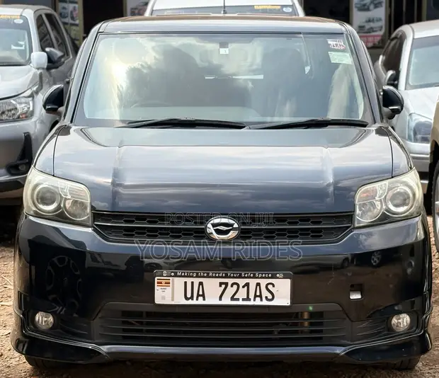 Toyota Corolla Rumion Hatchback 1.5 FWD 2010 Black - 1