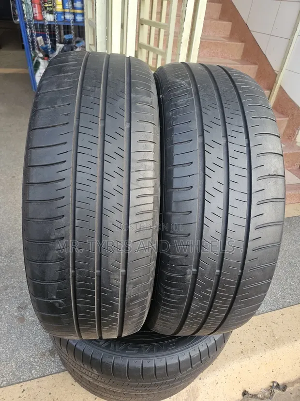Dunlop Enasave Tires 225/55 R19 - 1