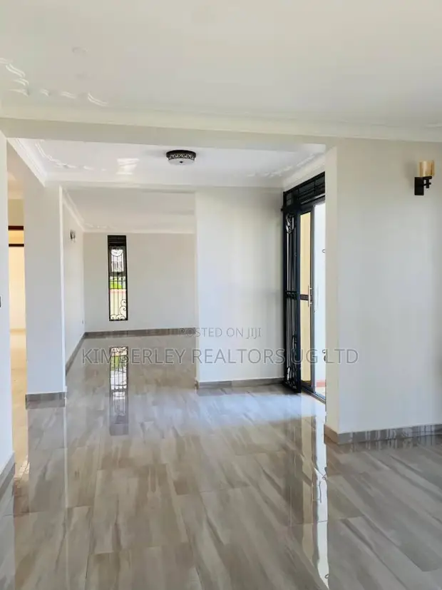 7-Bedroom Mansion for Sale in Kigo - 1