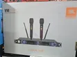 JBL VM888 Wireless Microphone System - 1