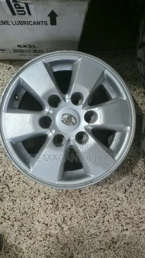 Used Toyota Hilux Rims (15-inch)