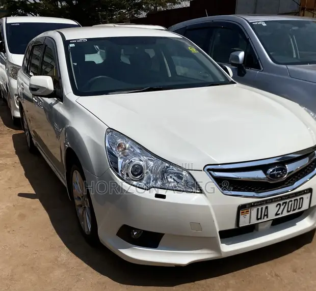 Subaru Outback 2013 White - 1